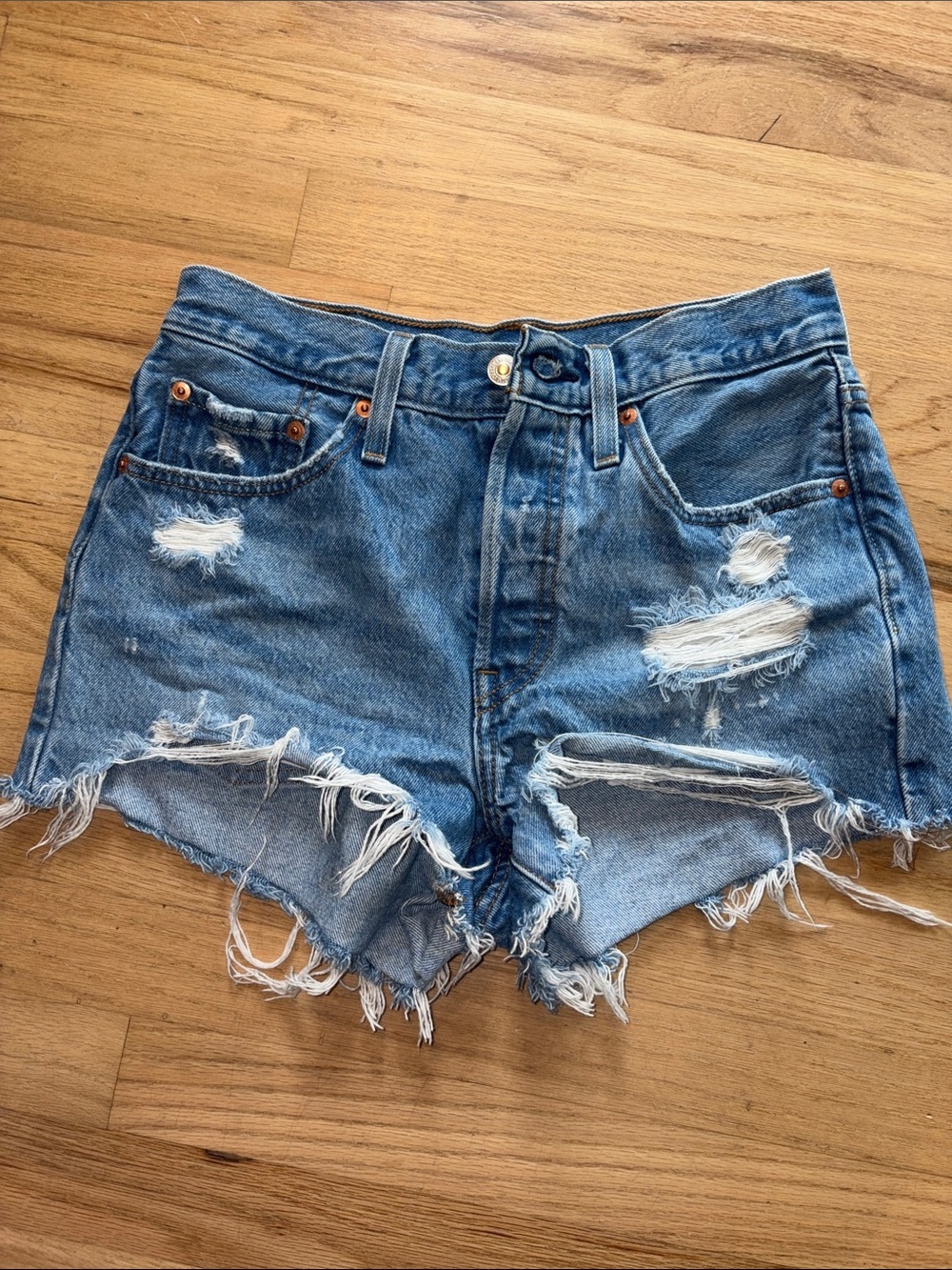 Levi's womens 501 Straight Light Blue Jeans shorts
